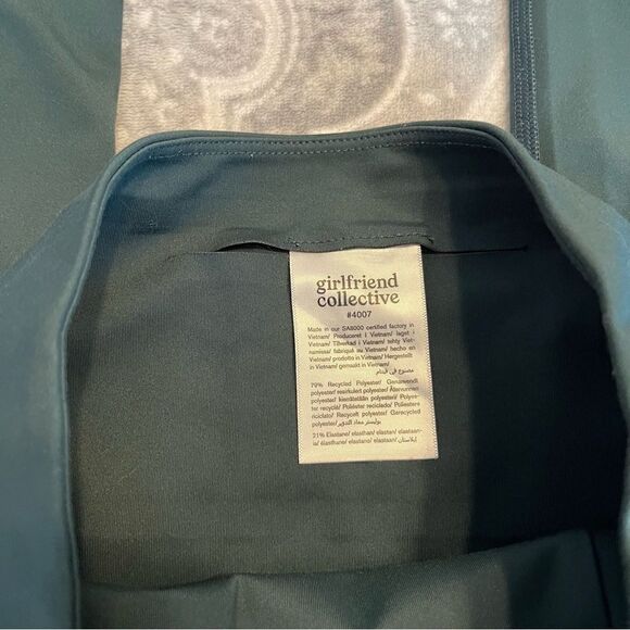 Girlfriend Collective Moss Compressive High-Rise Legging - Picture 5 of 6